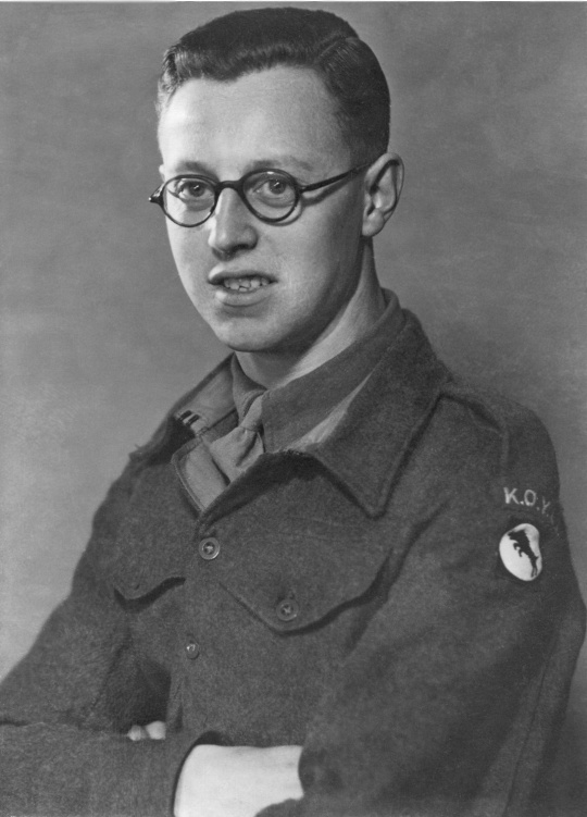 Bob's KOYLI portrait. 1945.