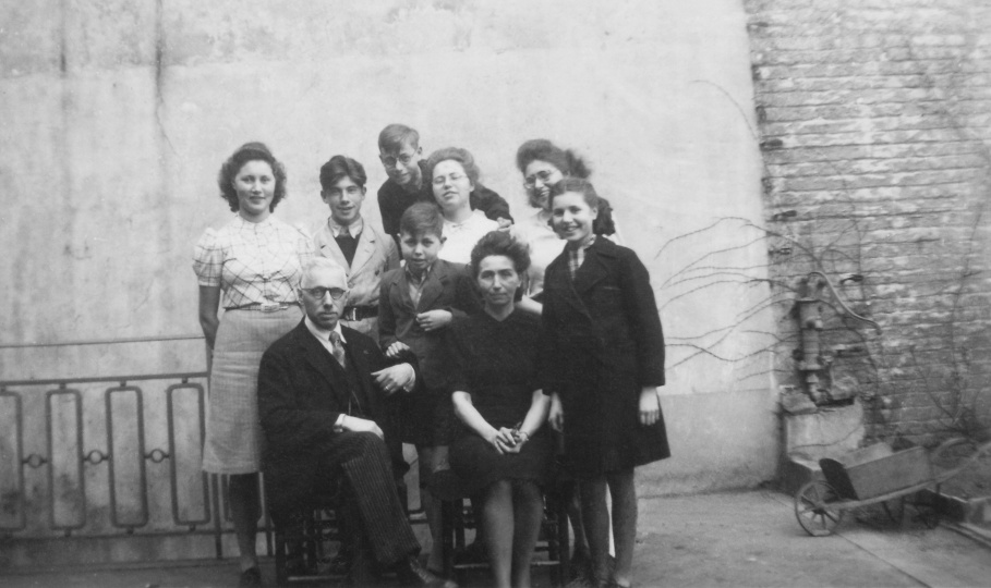 The Streel family. Brussels 1945.