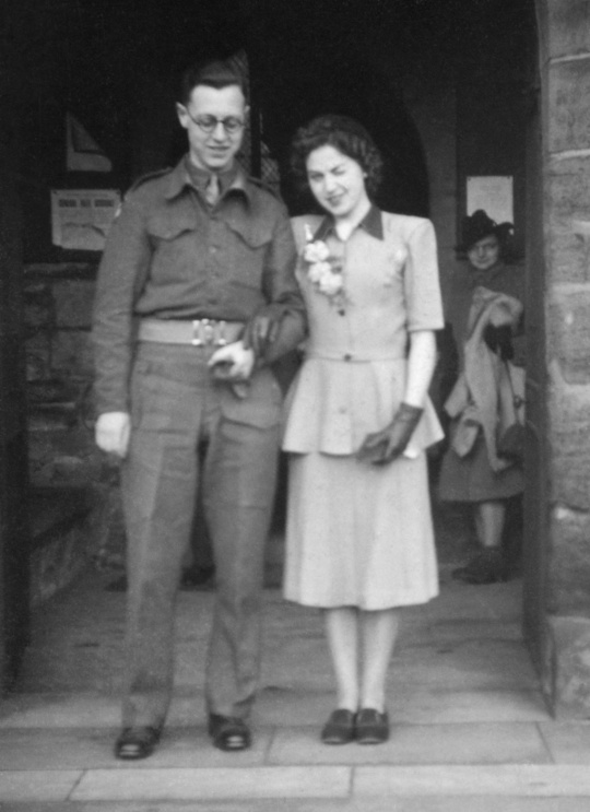 Bob & Una outside the church after their wedding. January 1946