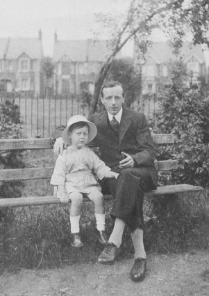 Lewis Jones with his son Robert, Watford, c1924.