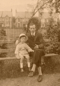 Lewis Jones with his son Robert, Watford, c1924.