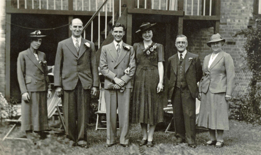 Una's sister Eva at her wedding to Leonard in May 1939.