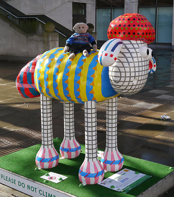 Me llamo Shaun - Shaun in the City, London 2015 - Mooch monkey