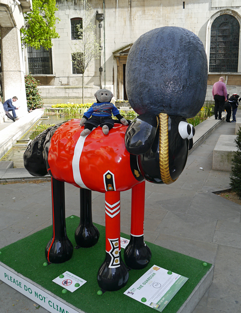 The Guardian - Shaun in the City, London 2015 - Mooch monkey