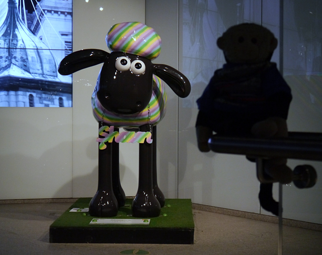 Rainbow - Shaun in the City, London 2015 - Mooch monkey