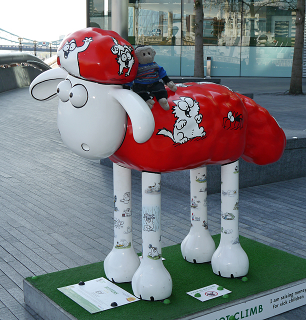 Mittens - Shaun in the City, London 2015 - Mooch monkey