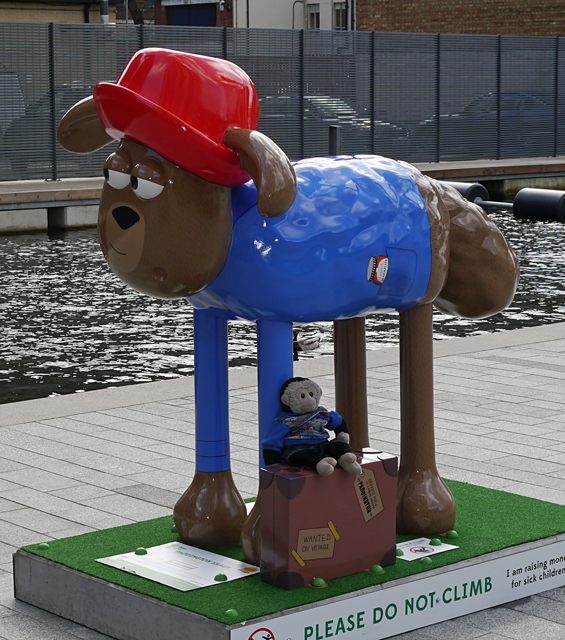 PADDINGTON Shaun - Shaun in the City, London 2015 - Mooch monkey