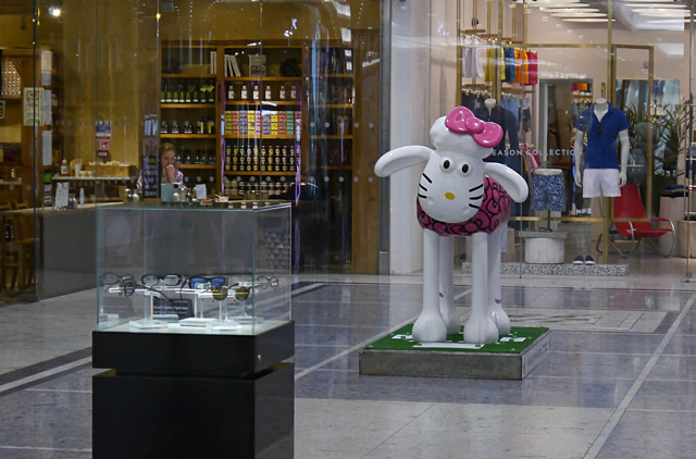 Hello Kitty's #OneKindThing - Shaun in the City, London 2015 - Mooch monkey