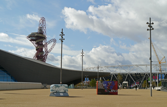 Mooch monkey at Year of the Bus London 2014 - Q11 CumulonimBUS