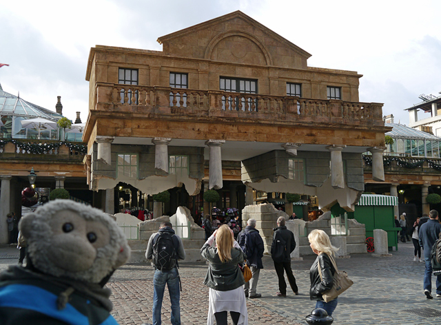 Mooch monkey in Covent Garden