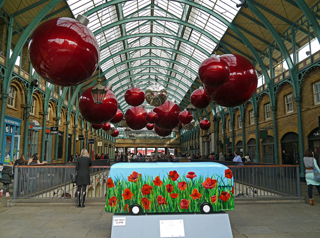 Mooch monkey at Year of the Bus London 2014 - W03 Poppy Fields