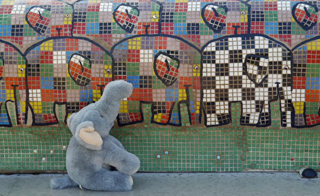 Mooch monkey at Books About Town in London 2014 - 9 Elmer the Elephant (Wilbur and Nellie)