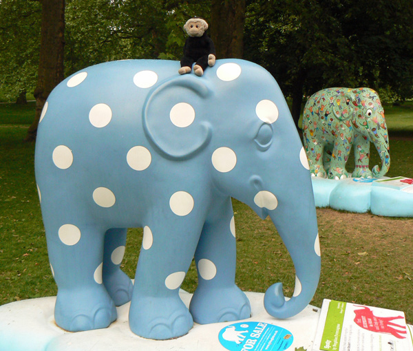 Mooch monkey at the London Elephant Parade - 001 Spotty.