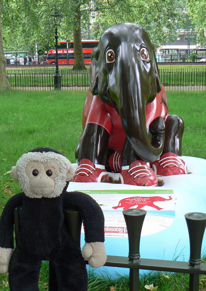 Mooch monkey at the London Elephant Parade - 024 Whizz.