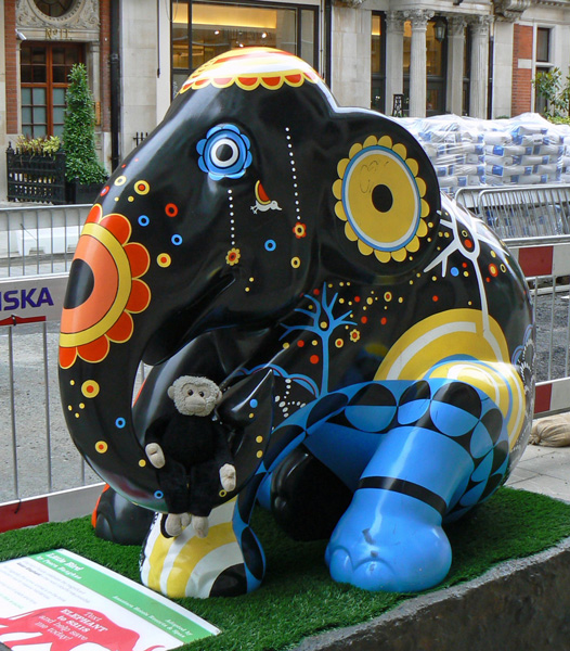 Mooch monkey at the London Elephant Parade - 032 Little Bird.