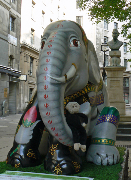 Mooch monkey at the London Elephant Parade - 033 Ganesh.