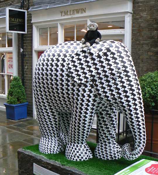 Mooch monkey at the London Elephant Parade - 067 Elephant Chic.