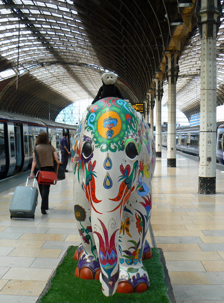 Mooch monkey at the London Elephant Parade - 087 The Happy End of Nature