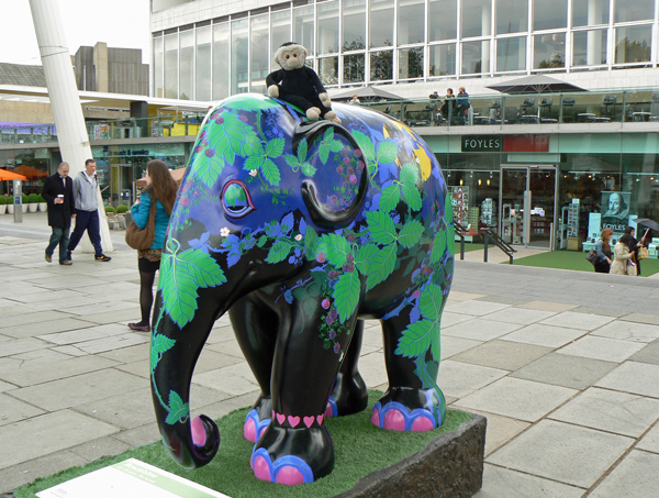 Mooch monkey at the London Elephant Parade - 089 Brambles.