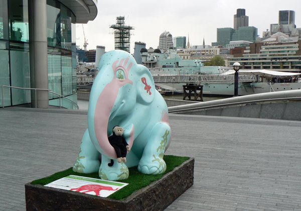 Mooch monkey at the London Elephant Parade - 095 Elephas Maximus.