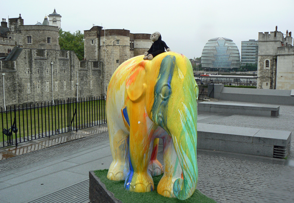 Mooch monkey at the London Elephant Parade - 124 Elfreda.