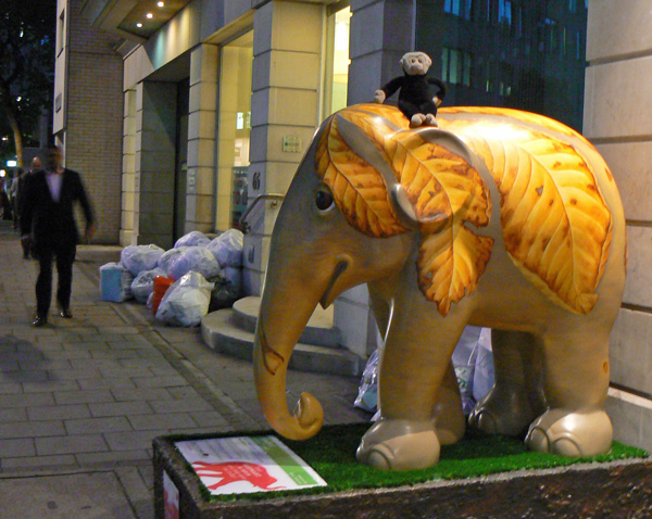 Mooch monkey at the London Elephant Parade - 138 Eleafant.