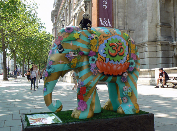 Mooch monkey at the London Elephant Parade - 164 Hathi.