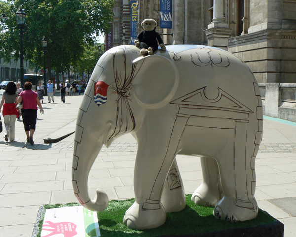 Mooch monkey at the London Elephant Parade - 185 Less is Morvi.