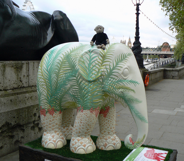 Mooch monkey at the London Elephant Parade - 197 Haathini.