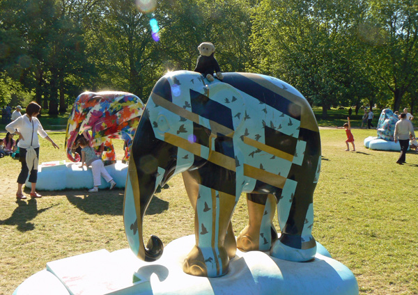 Mooch monkey at the London Elephant Parade - 202 Dazzlephant.