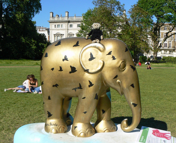 Mooch monkey at the London Elephant Parade - 202 Dazzlephant.