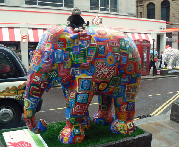 Mooch monkey at the London Elephant Parade - 236 Patchwork.