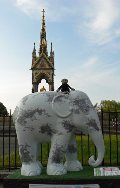 Mooch monkey at the London Elephant Parade - 238 The Isles of London