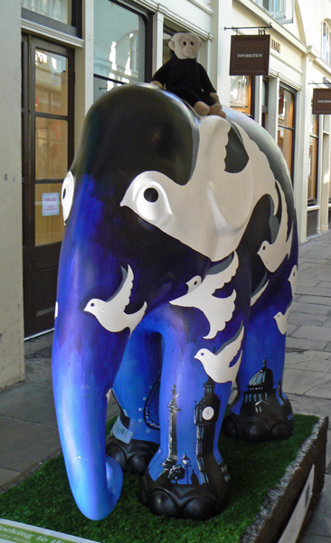 Mooch monkey at the London Elephant Parade - 253 Flocking to the City