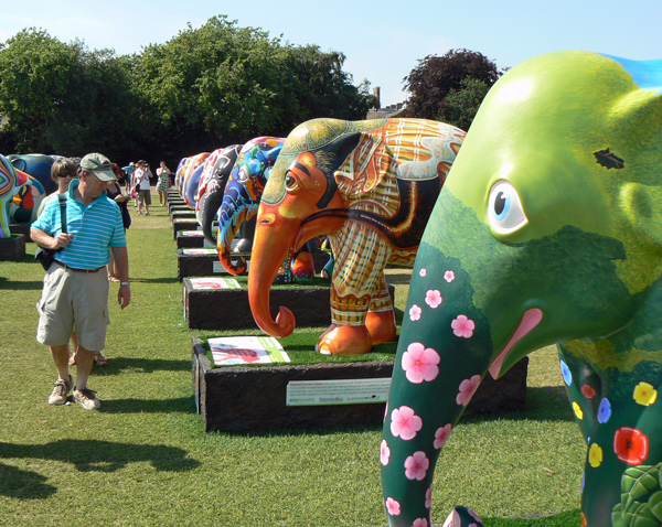 London Elephant Parade - Mooch monkey at Royal Hospital Chelsea