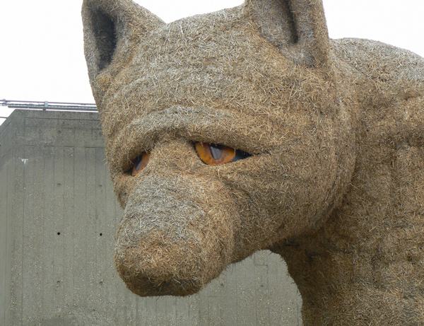 Mooch monkey visits the Summer of Smiles on the Southbank - giant urban fox