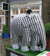 London Elephant Parade - 067 Elephant Chic.