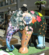 London Elephant Parade - 200 Dickinson Elephant
