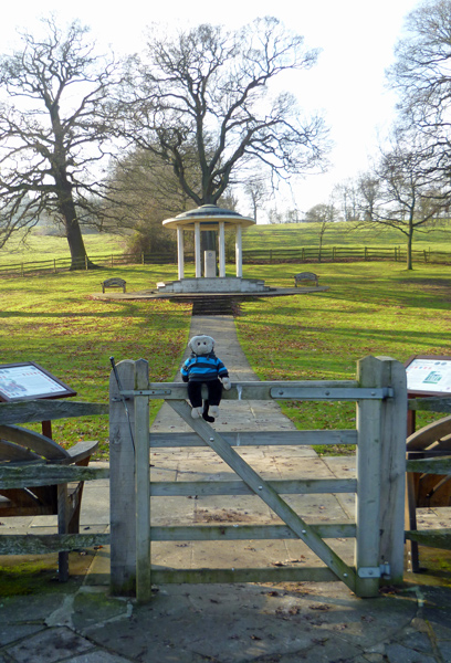 Mooch monkey at Runnymede, the Magna Carta Memorial.