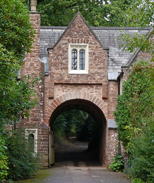 Mooch monkey - an arched entrance to Cockington Estate