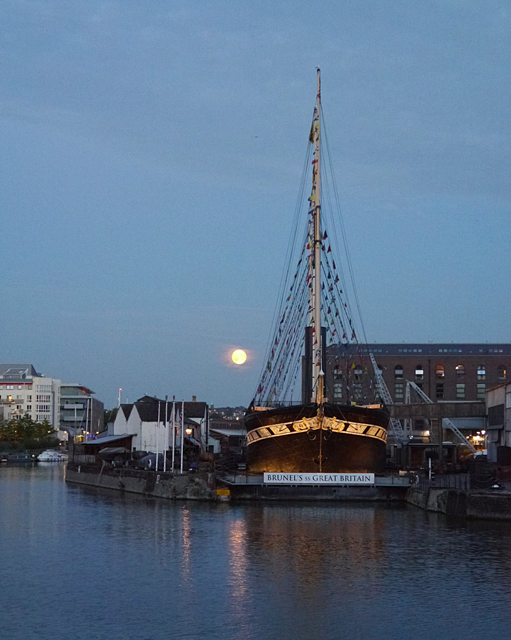 Mooch monkey at ss Great Britain in Bristol in moonlight