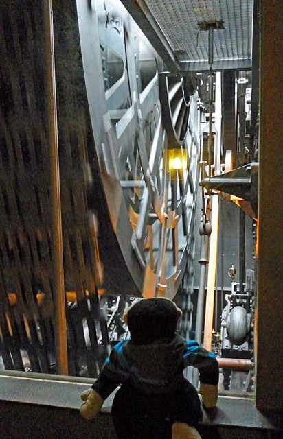 Mooch monkey at ss Great Britain in Bristol - chain drive and wheel