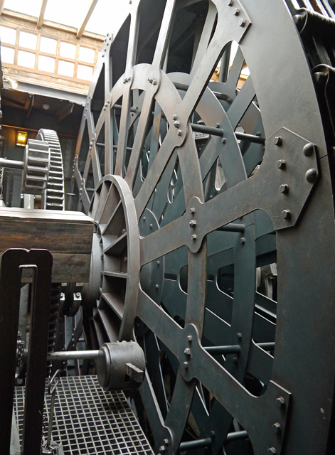 Mooch monkey at ss Great Britain in Bristol - chain drive and wheel