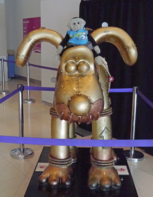 Mooch monkey at Gromit Unleashed in Bristol 2013 - 10 Steam Dog
