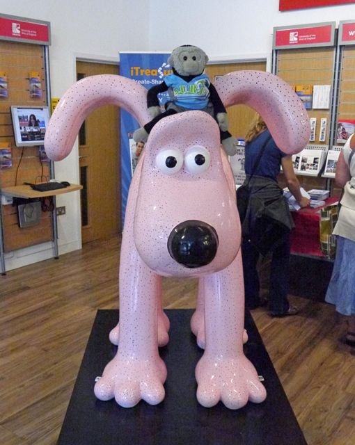 Mooch monkey at Gromit Unleashed in Bristol 2013 - 13 A Close Shave