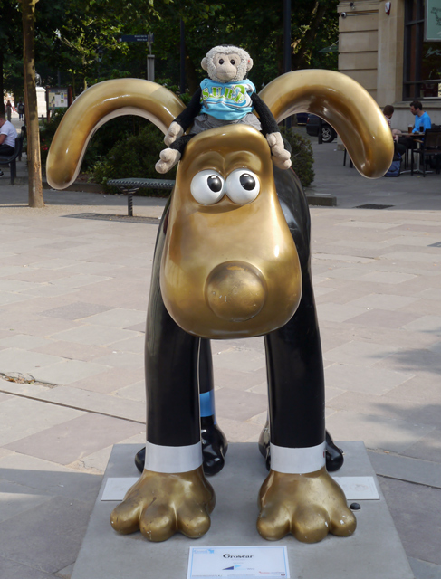 Mooch monkey at Gromit Unleashed in Bristol 2013 - 17 Groscar