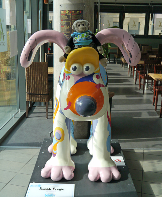 Mooch monkey at Gromit Unleashed in Bristol 2013 - 23 Bumble Boogie