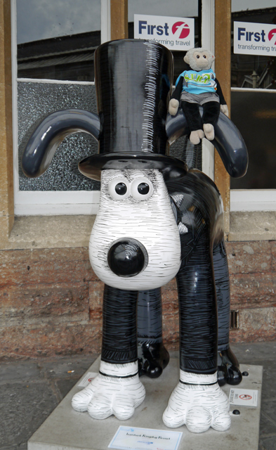 Mooch monkey at Gromit Unleashed in Bristol 2013 - 38 Isambark Kingdog Brunel