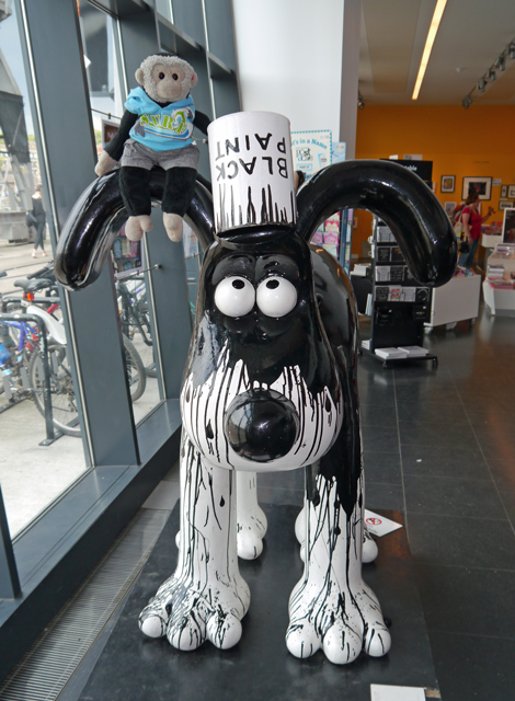 Mooch monkey at Gromit Unleashed in Bristol 2013 - 42 Watch Out Gromit!