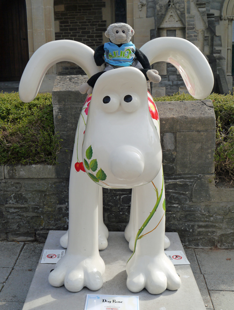 Mooch monkey at Gromit Unleashed in Bristol 2013 - 49 Dog Rose